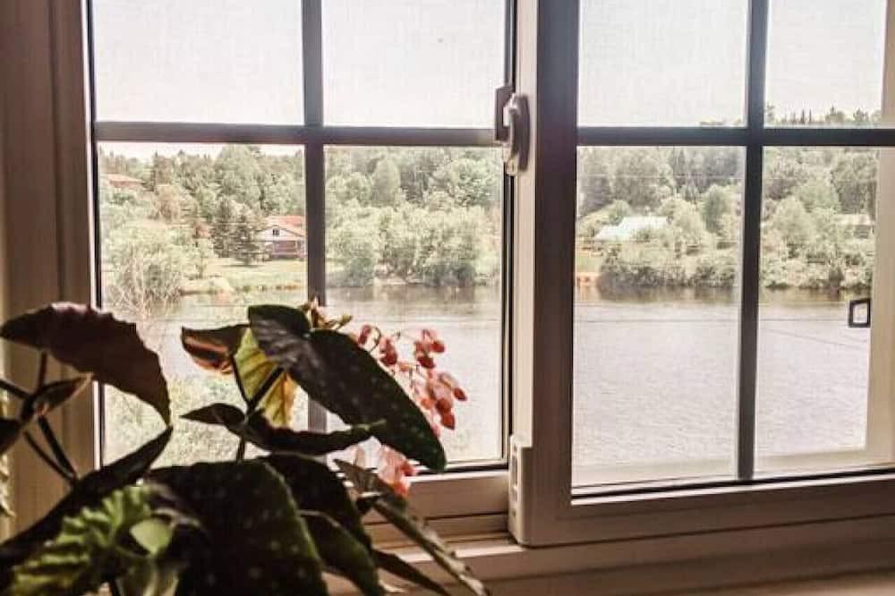 Burk's Falls Cottage | Riverfront Cottage w/Boat Launch Perfect Retreat!
