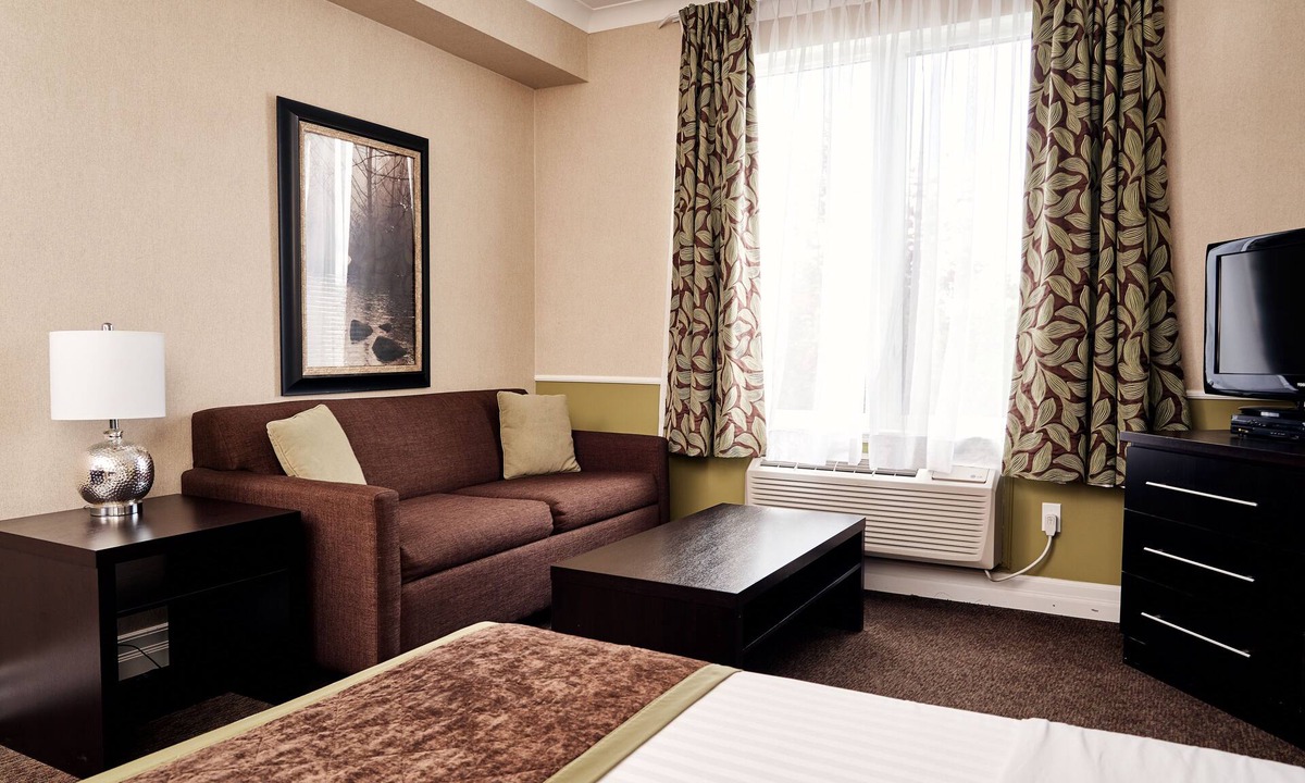 Rockland Hotel | RiverRock Inn & Conference Centre