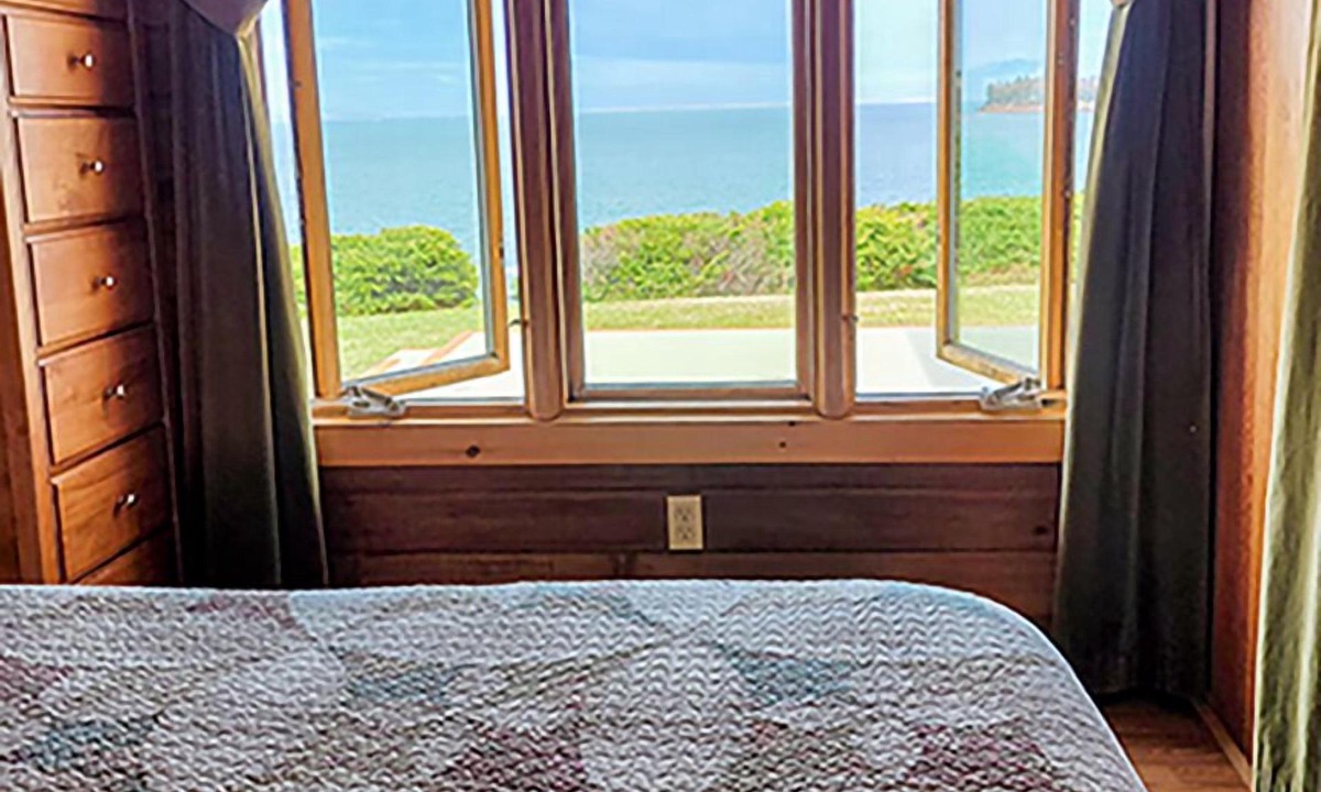 Stanley Bridge Cottage | Romantic Cottage waterfront, views, great location. Sunday-Sunday