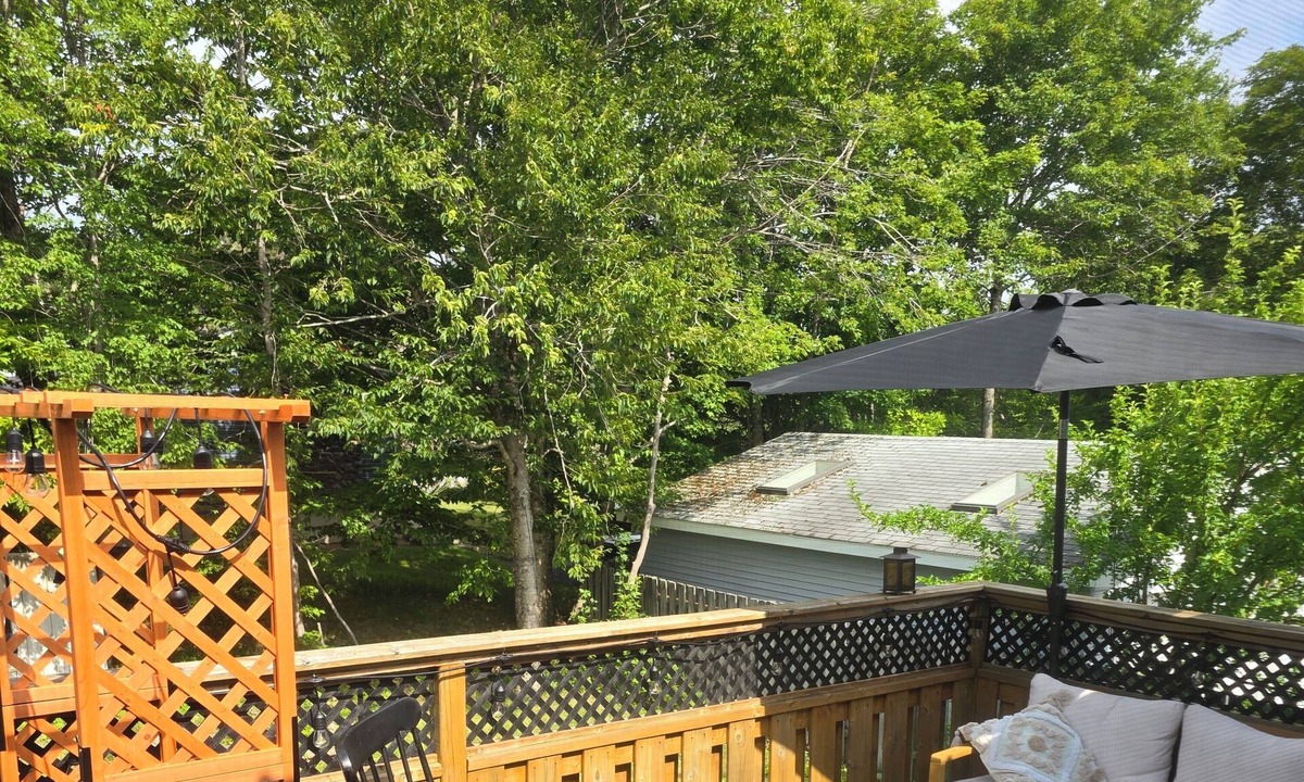Sydney House | Room Available in Comfortable Cozy Cottage on Cottage Road.