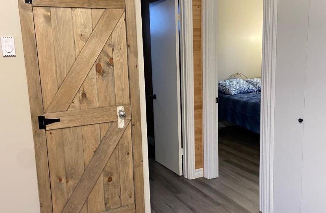 Port Blandford Cabin | Rustic Wave Cottages-Cabin #2
