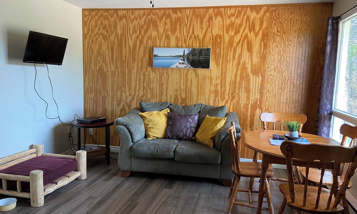 Port Blandford Cabin | Rustic Wave Cottages-Cabin #4