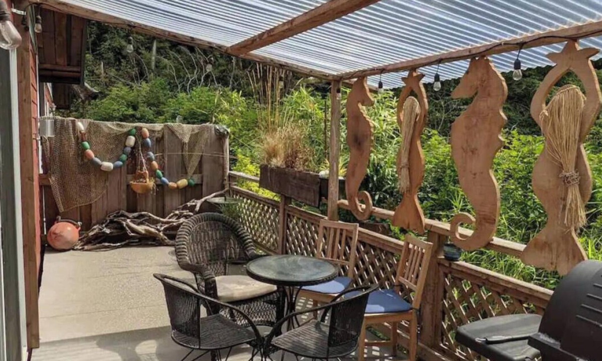 Tofino House | Salal Forest - 2 bedroom cabin in the forest