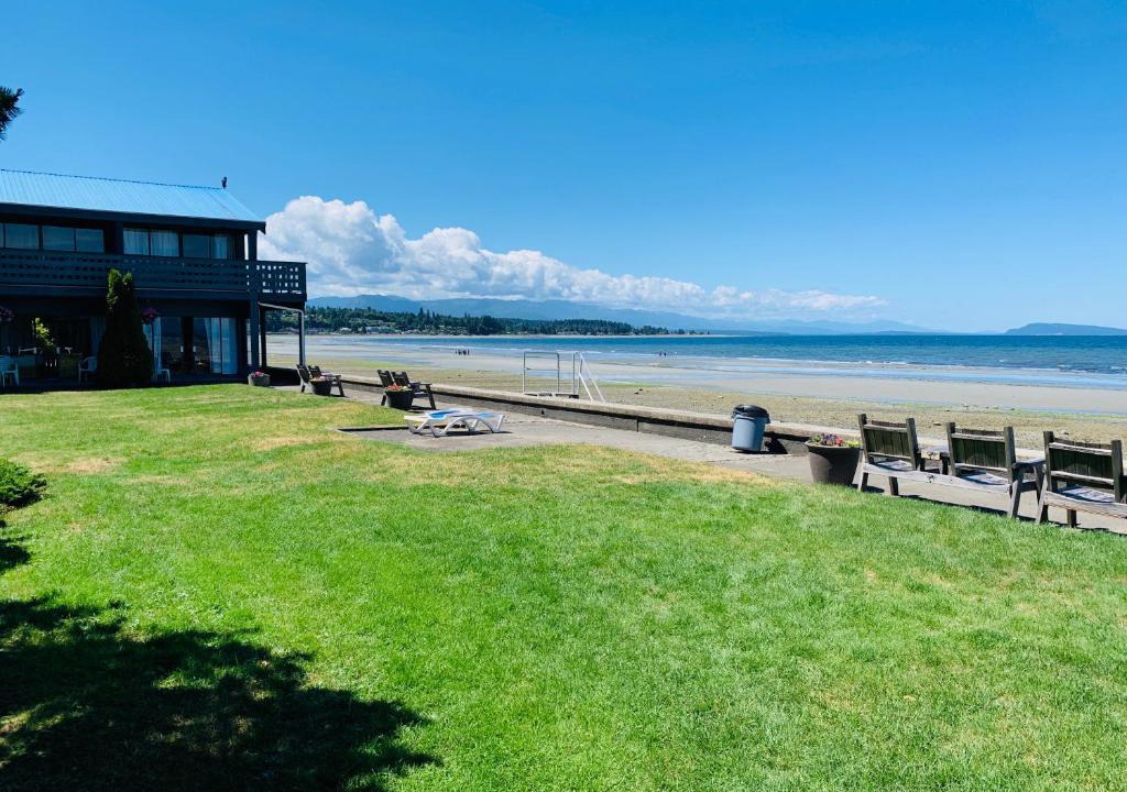 Regional District of Nanaimo Hotel | Sand Pebbles Inn