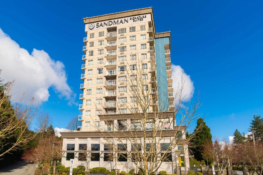 Guildford Hotel | Sandman Signature Surrey-Guildford Suites