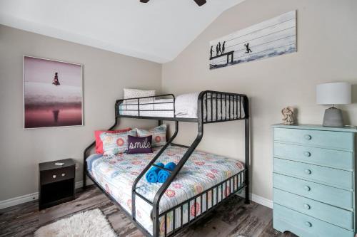 Crystal Beach House | Sandy Cove Cottage