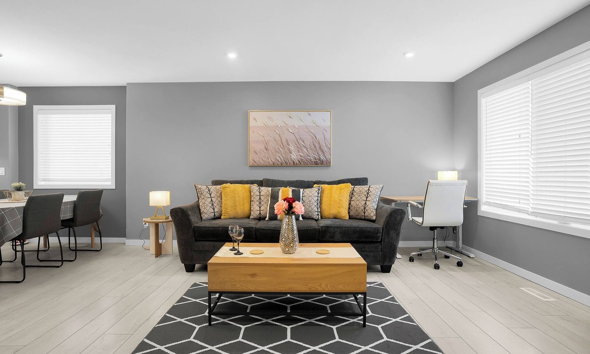 Saskatoon House | Saskatoon modern, quiet home with free parking.