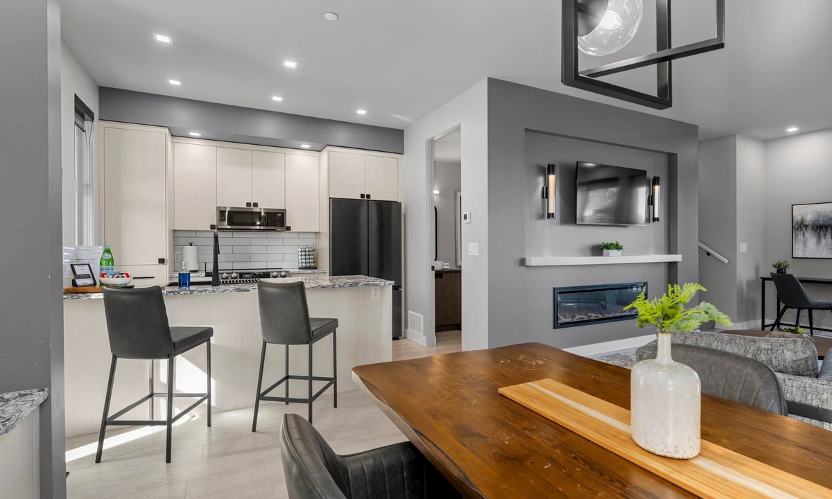 Regional District of Nanaimo House | Seaview end unit Townhome
