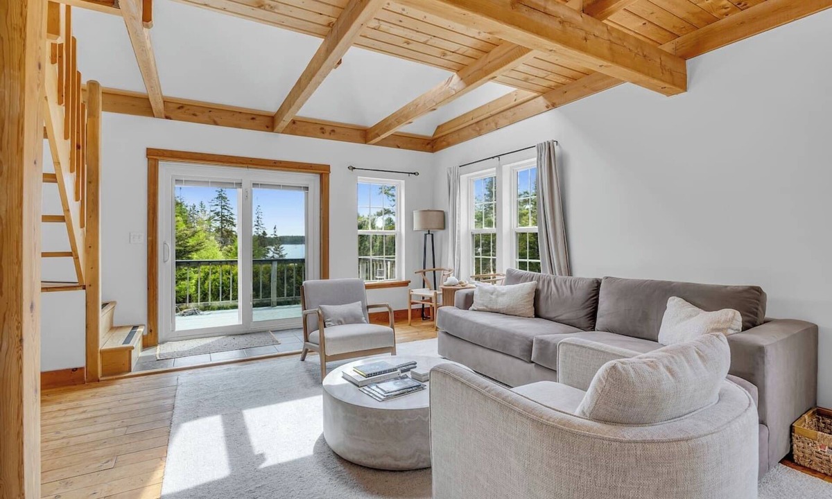 Bernard Condo | Secluded 2BR with Beach Access! [Carriage House]