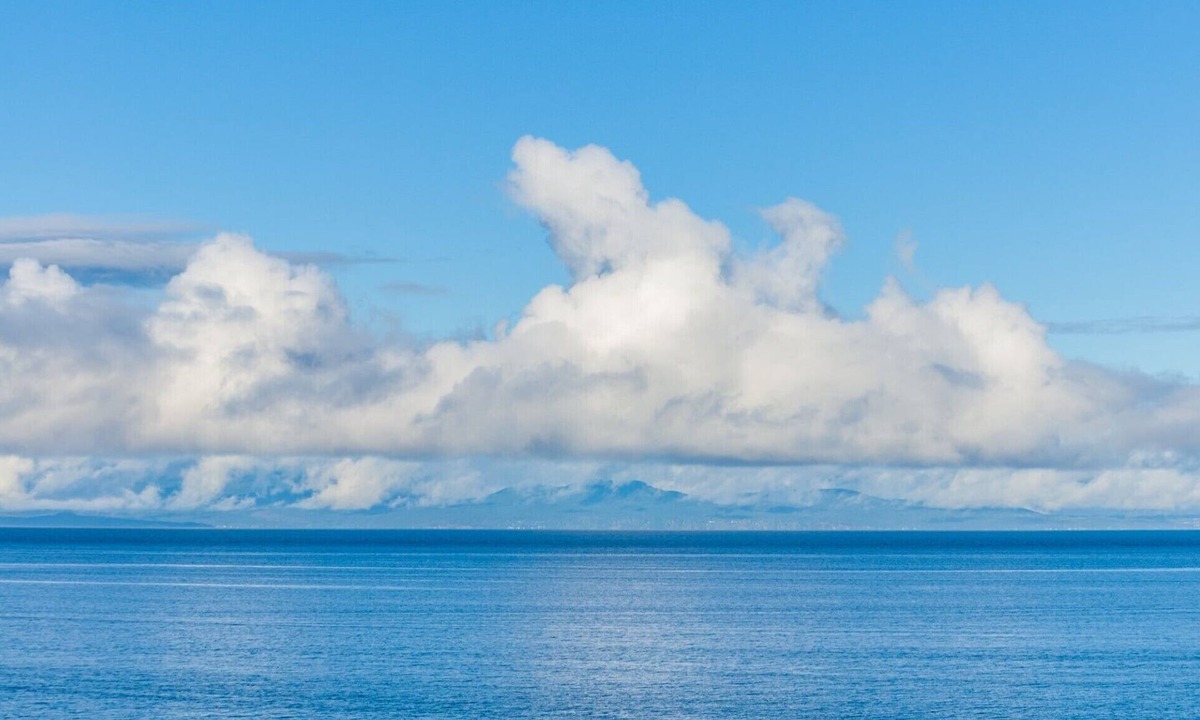 Regional District of Nanaimo Apartment | See the Sea! A beautiful, fully furnished, one bedroom, semi-oceanfront, suite!