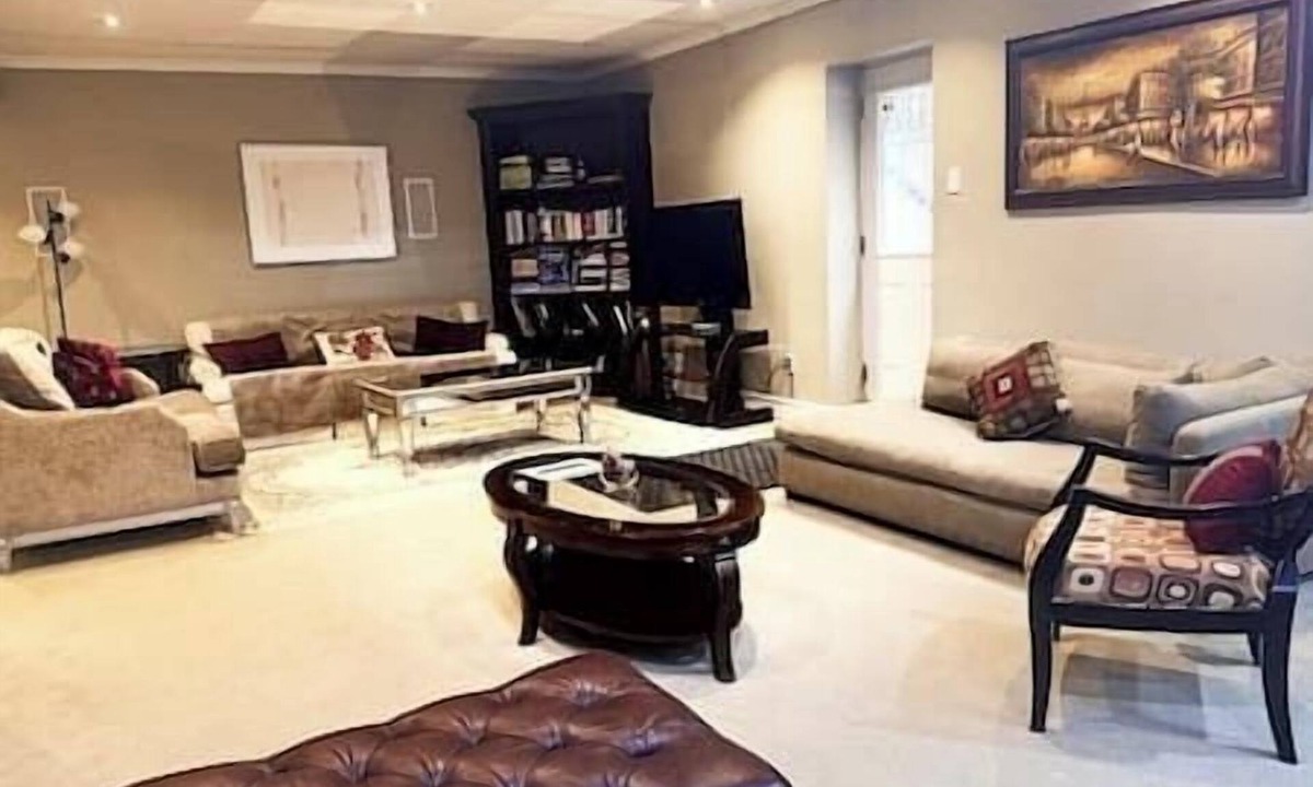Central Erin Mills House | Self Check-in King Bed Parking Upscale Area