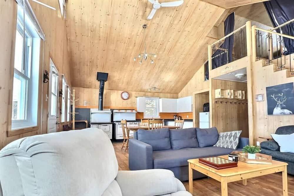 Saint-Alfred House | Self-sufficient cottage on the lake