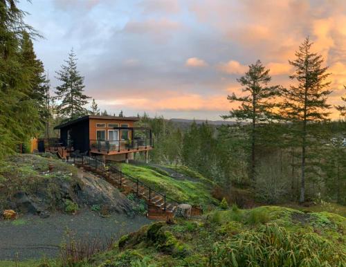 Otter Point Apartment | Serene Forest Retreat