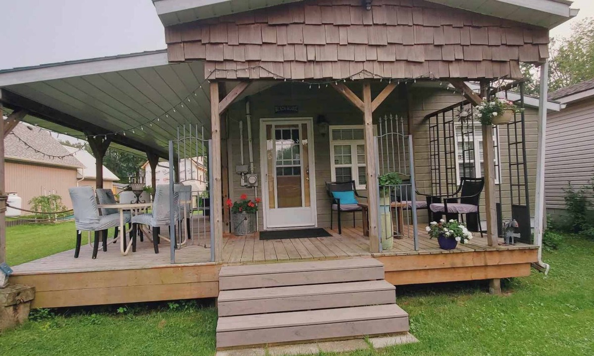 Turkey Point Cabin | SHADY DECK LODGE, TURKEY POINT, July & August min 7 days SAT. to SAT. $2000.00+