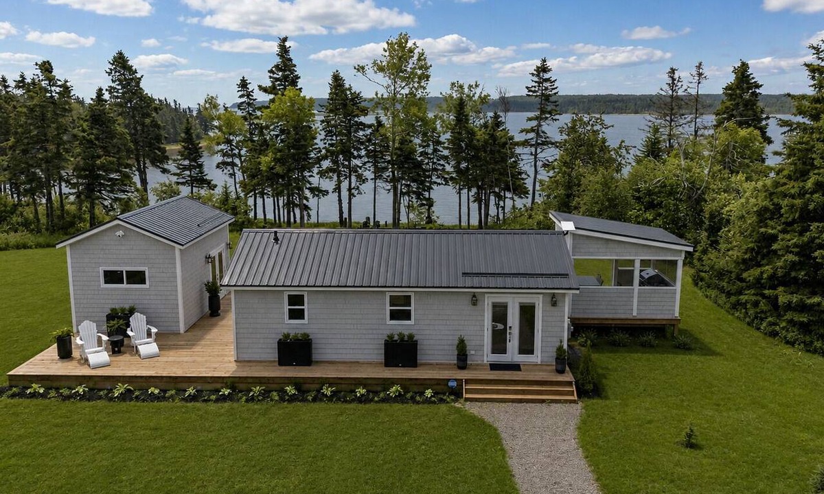 Red House House | Shoreline Vista/Brand New Oceanfront Retreat/Scenic 3-Acre Escape