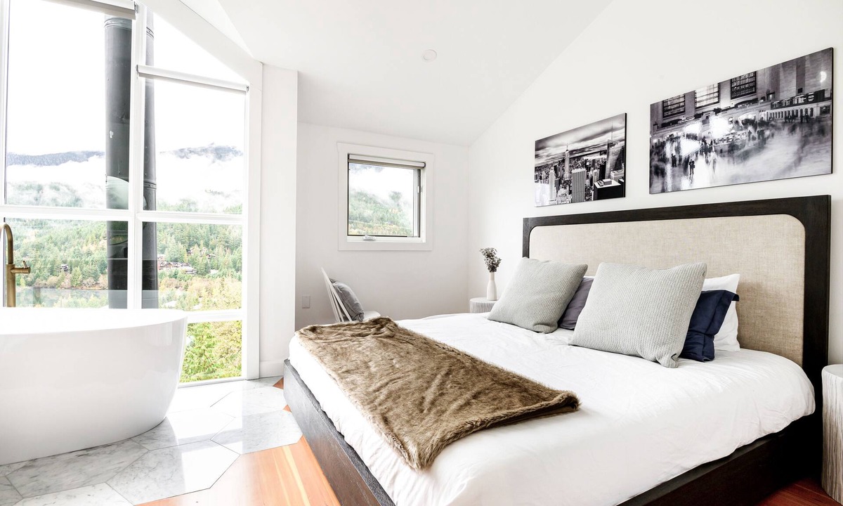 Whistler Creekside House | Ski in / Out Outstanding Views, Creekside Town House
