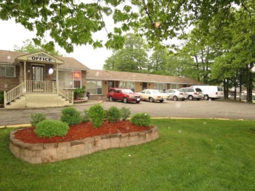 Sault Ste. Marie Hotel | Skyline Motel