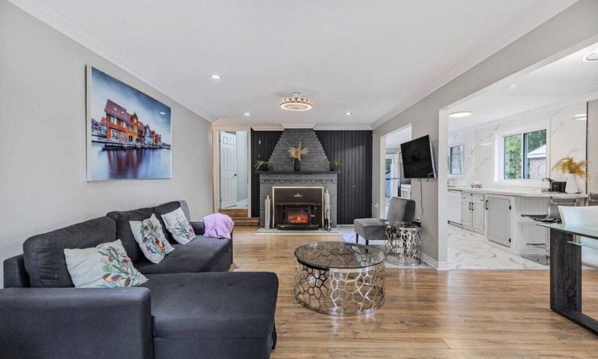 Severn Cottage | Snowmobile-In Riverside Suite with Sauna, Marina, Sleeps 6!