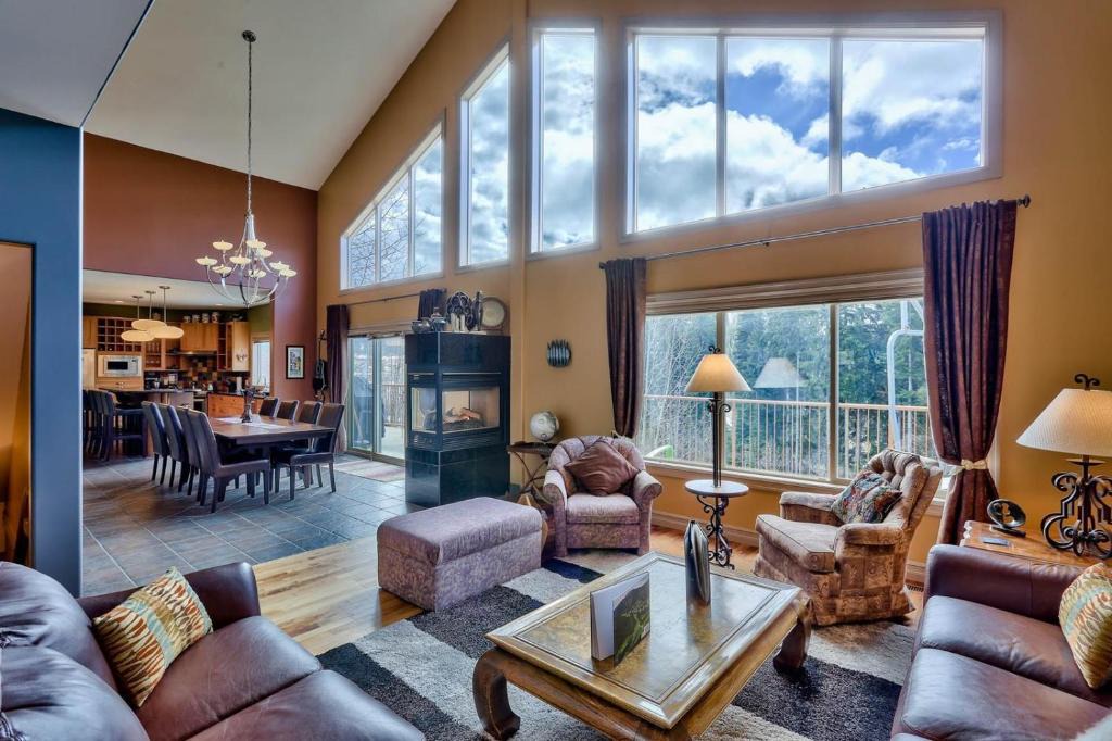 Sunburst Estates House | Soleil Chalet
