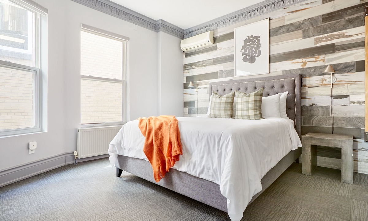 Church and Wellesley Apartment | Sonder The Wellesley | Queen Room