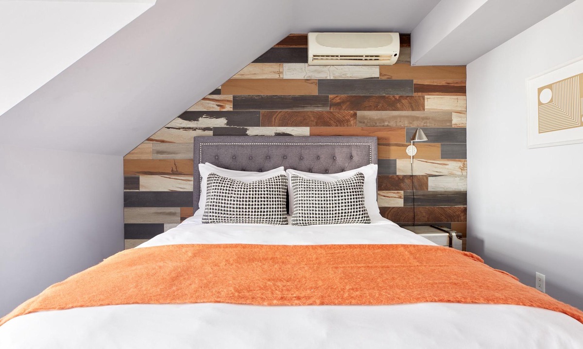Church and Wellesley Apartment | Sonder The Wellesley | Spacious Queen Room