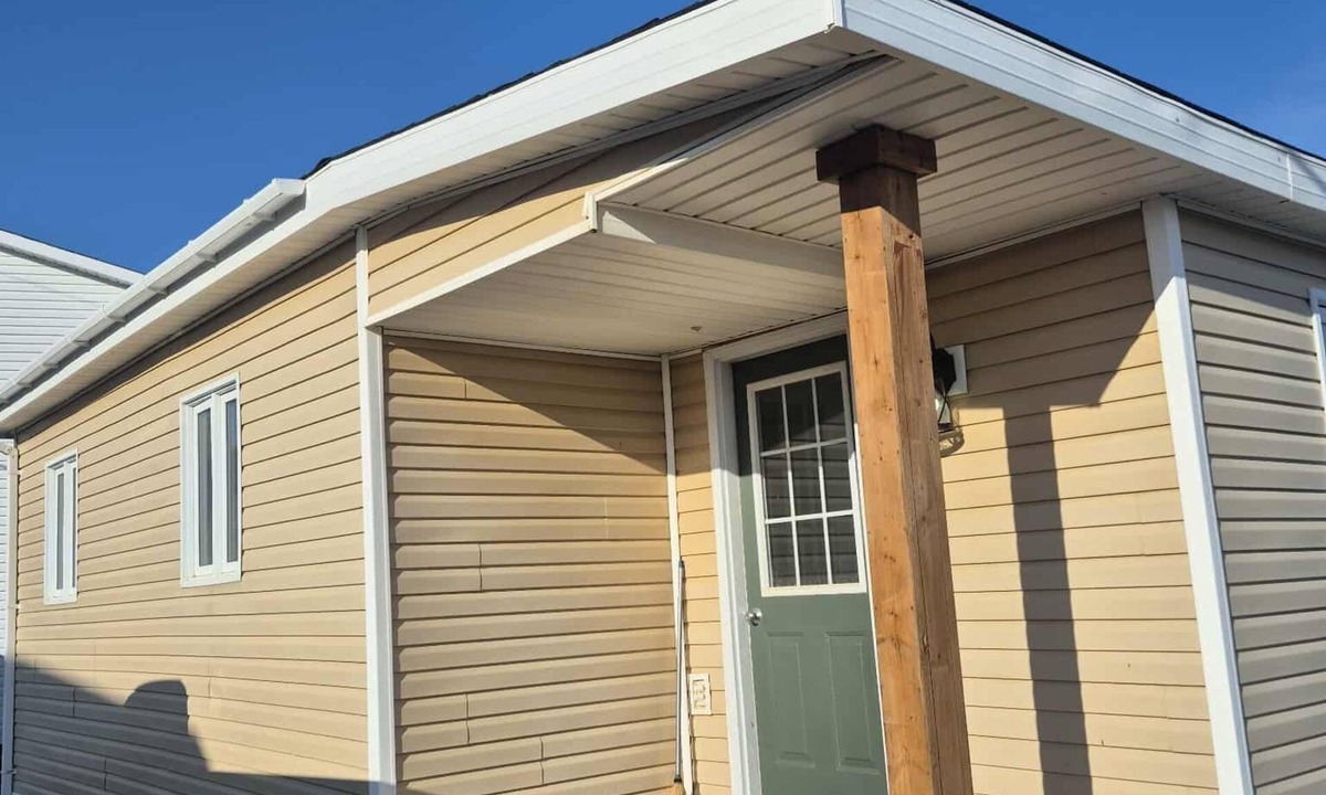 Channel-Port aux Basques House | Soul Tides A cozy, ocean view home! Close to amenities. 8 minutes from ferry.