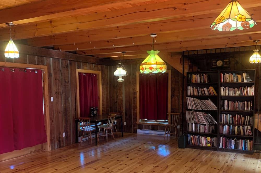Saint-Andre-d'Argenteuil Ski Chalet | Spacious Chalet for rent in the Laurentia s, one hour from Montreal. Sleeps 4.