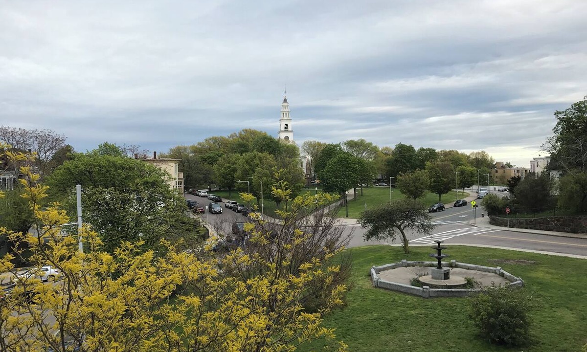 Jones Hill Apartment | Spacious 4 bedroom apartment in adorable Boston with Central AC