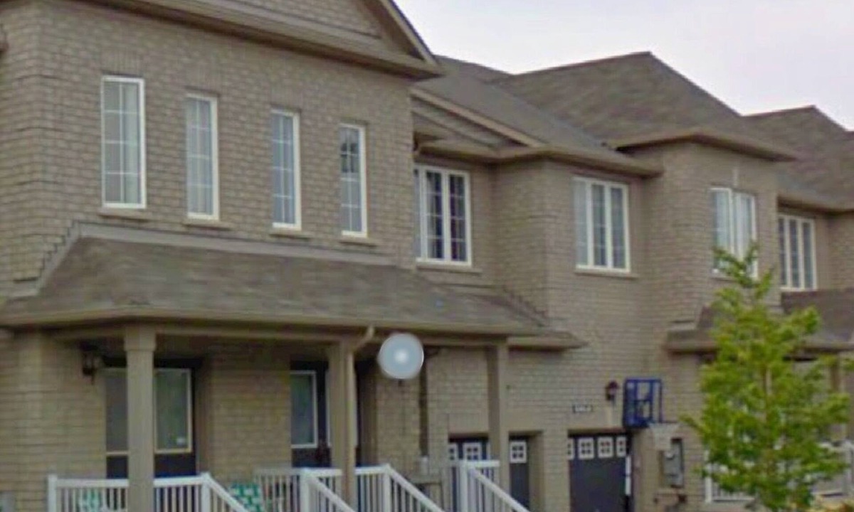 Brampton House | Spacious 4-bedroom townhome in enchanting Brampton with AC, WiFi
