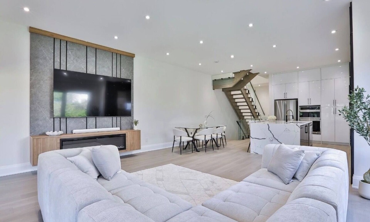 Port Credit House | Spacious 5-bedroom house in wonderful Mississauga Port credit near waterfront
