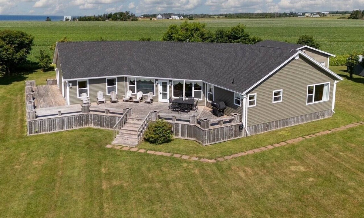 Bonshaw Cottage | Spacious 5-Bedroom South Shore Cottage: Where PEI Memories Begin