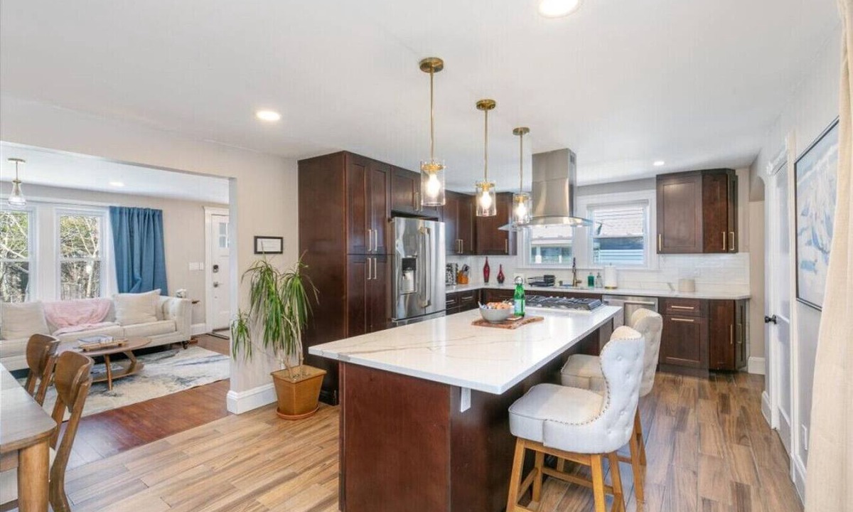 Milton House | Spacious 5BR Executive Retreat - 10 Min to Boston