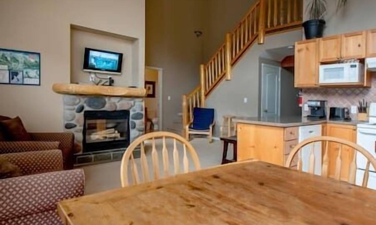 Fernie House | Spacious condo with Fireplace BBQ, Deck, Views