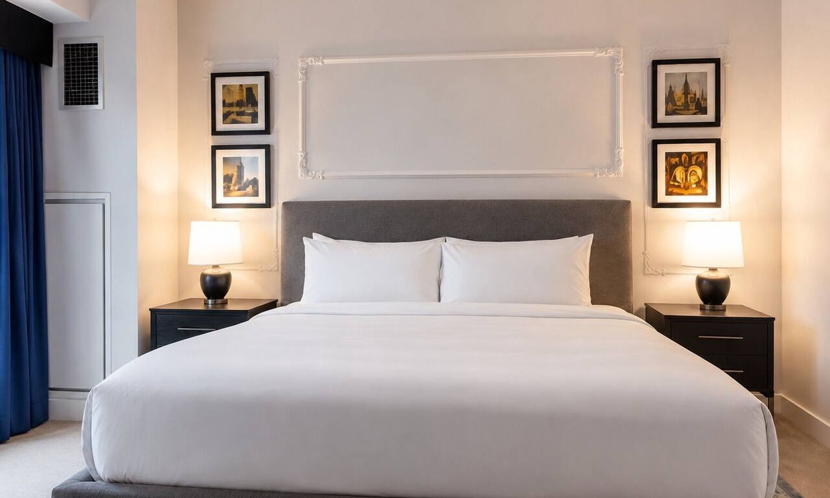 Church and Wellesley Apartment | Spacious Downtown 2BR Apartment for Four