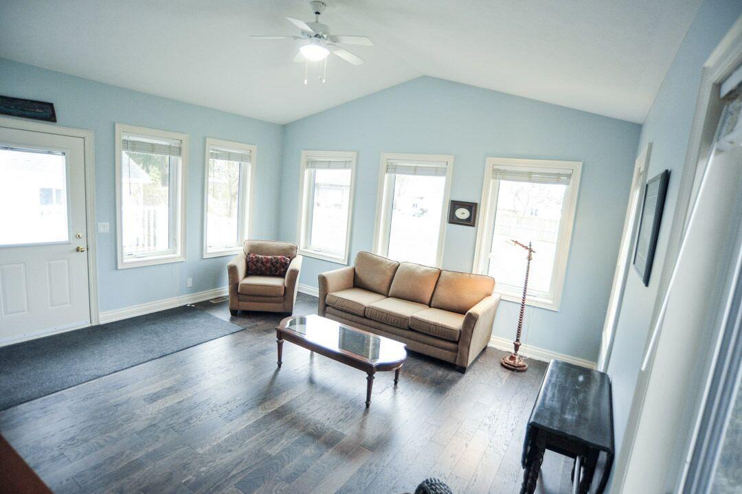 Port Dover House | Spacious Downtown home with lots of amenities!