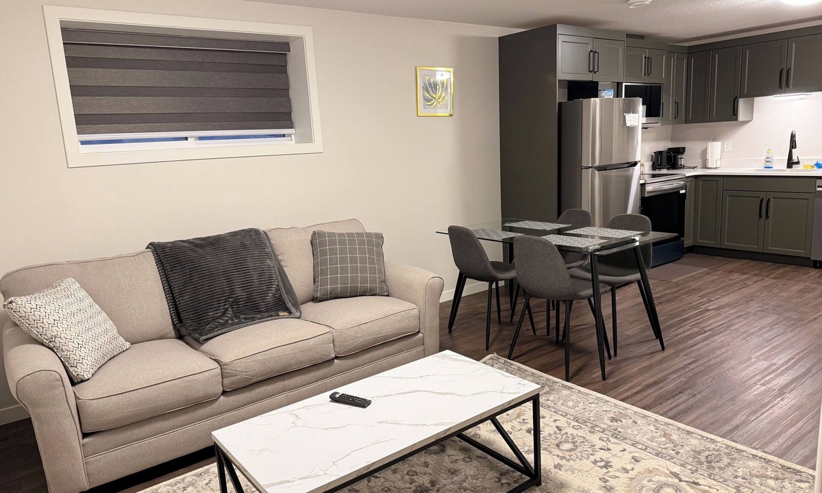 Regina House | Spacious Family‑Friendly 2‑Bedroom Basement Suite | Cozy Regina Stay