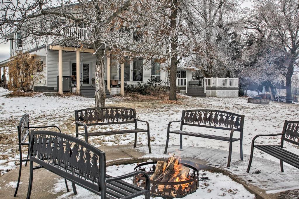 Ahsahka Apartment | Spacious Gifford Retreat w/Scenic Farmland Views
