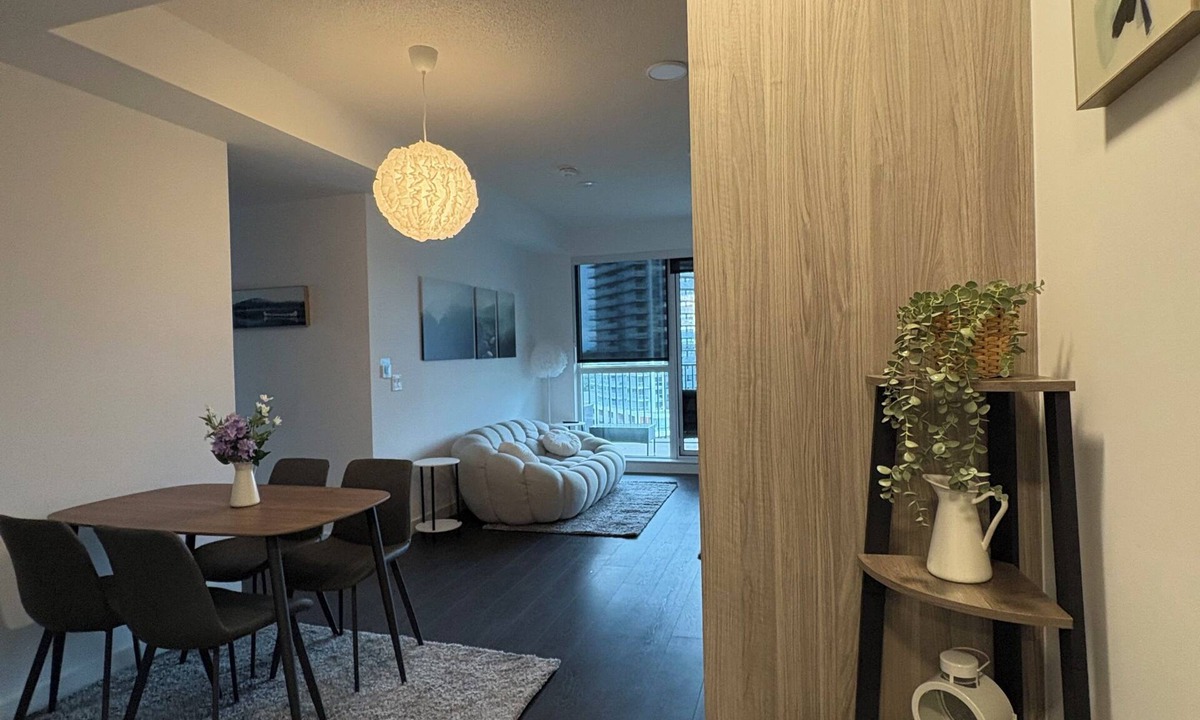 Bayview Village Condo | Spacious Luxury 2-Bedroom Condo Escape