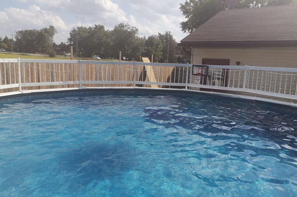 Centre Wellington House | Spacious retreat with pool, hot tub, firepit, & two living rooms