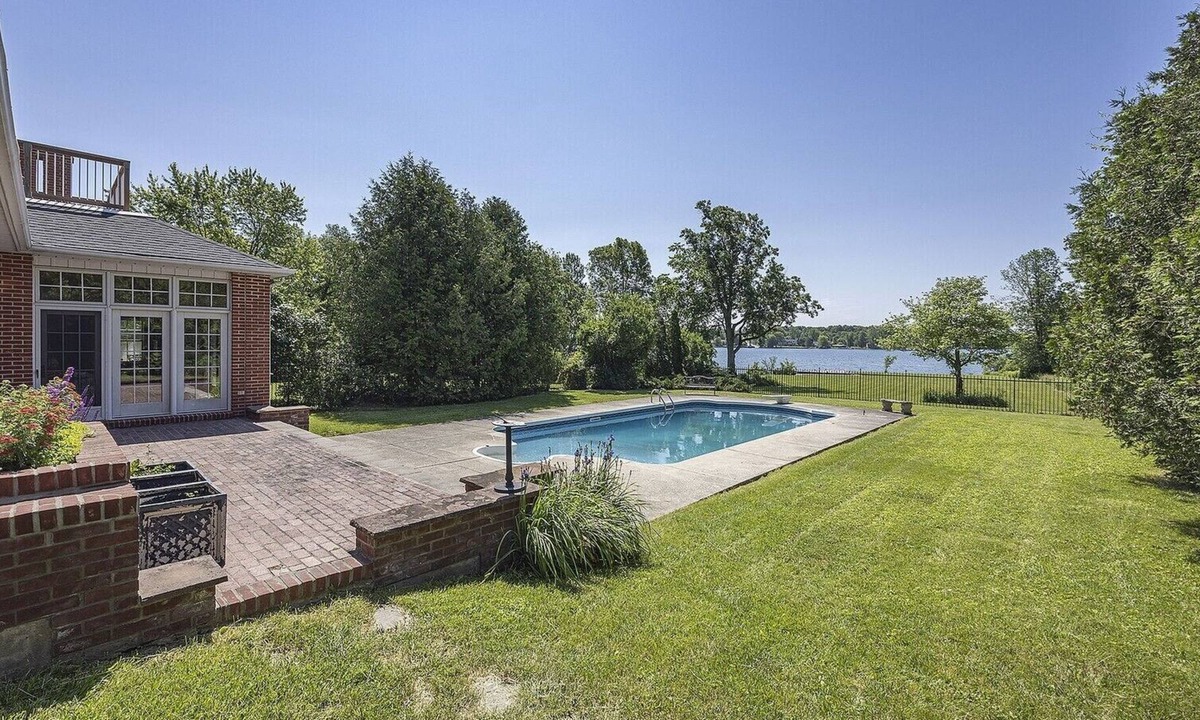 Kingston House | St. Lawrence River Estate