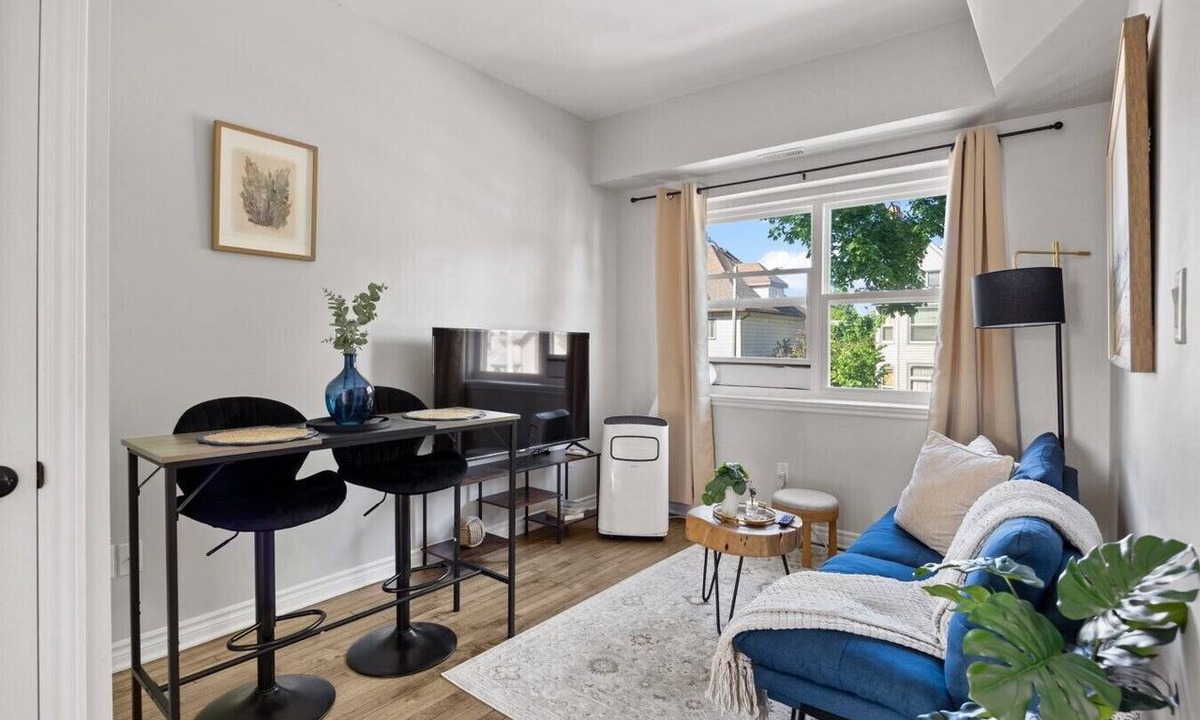 Walkerville Apartment | Stay Together with the Privacy of Two Fully Equipped Apartments