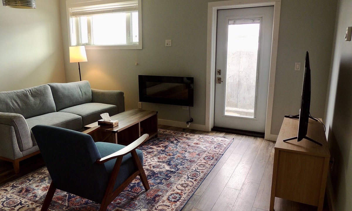 Whitehorse Apartment | Step to wilderness