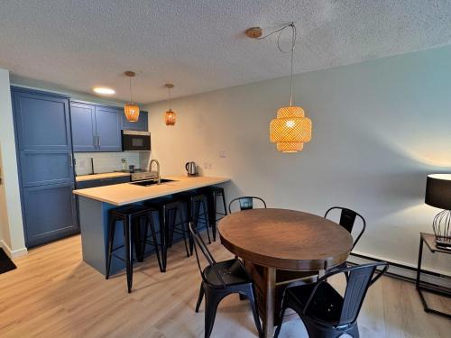 East Kootenay Apartment | Steps to Lifts! 1BR Fully Renovated