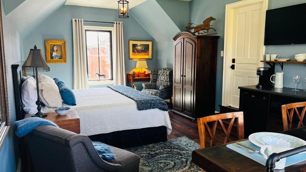 Stratford House | Stone's Throw Stratford