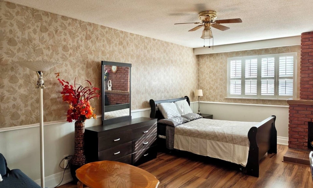 Jane and Finch Apartment | Studio apartment in Toronto! - 5 mins from Rogers Stadium