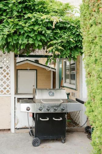 Okanagan-Similkameen House | Studio Suite 7 at Green Gables Resort