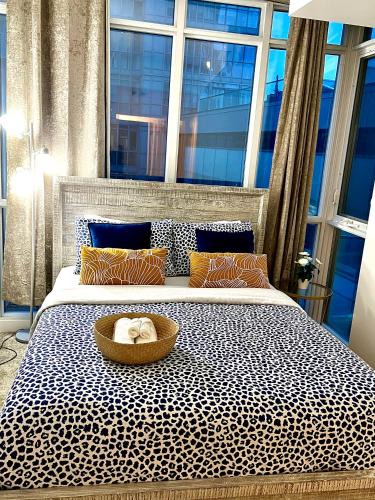 CityPlace Apartment | Stunning condo wit amazing view 5mins from cntower