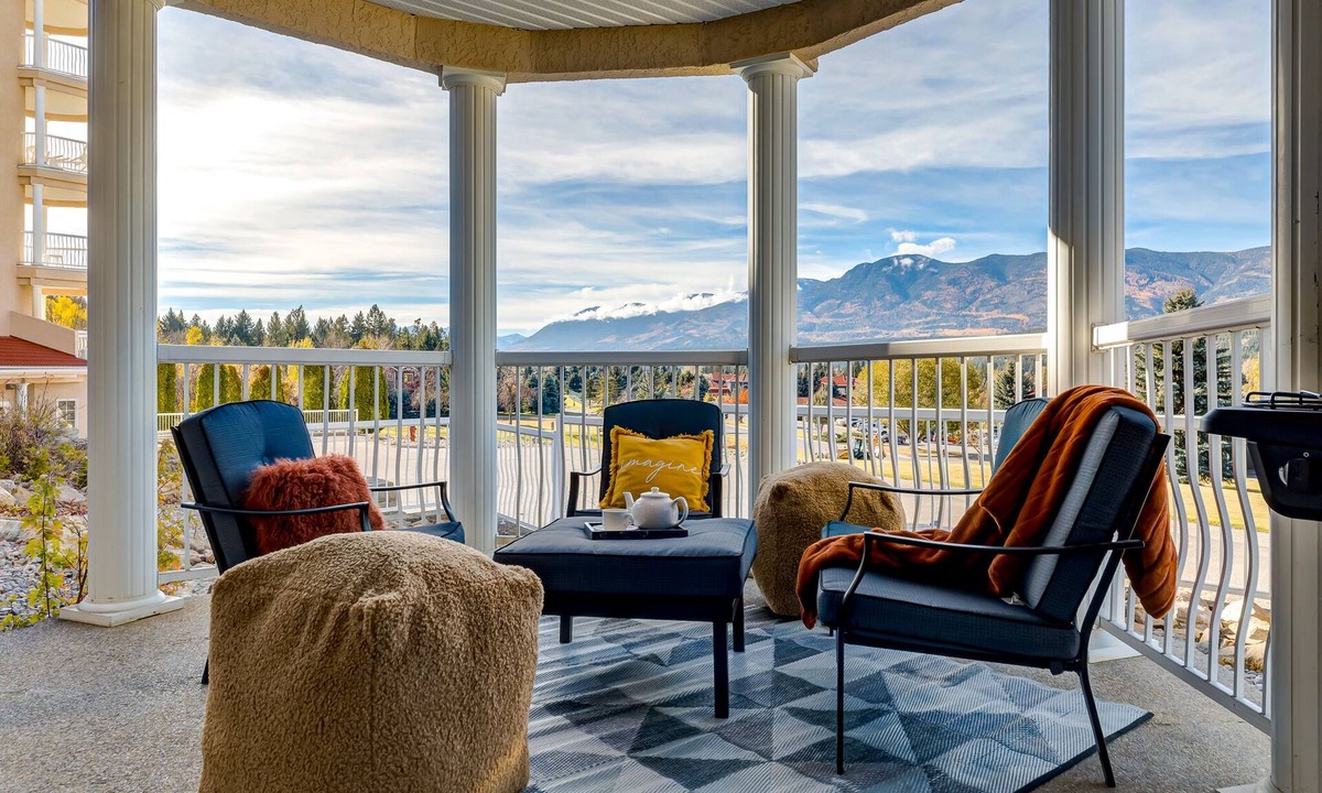 East Kootenay Apartment | Stunning Mountain View Terrace!