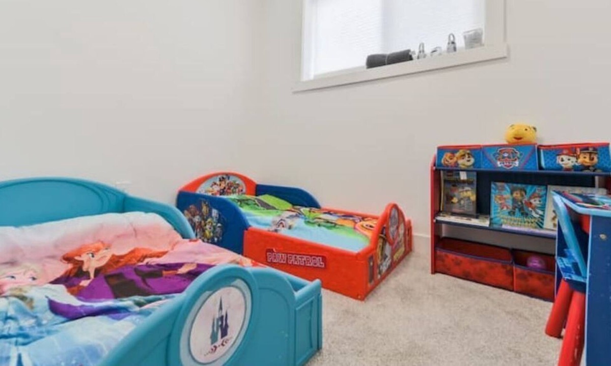 Shaganappi House | Stunning NEW Home | Downtown Views