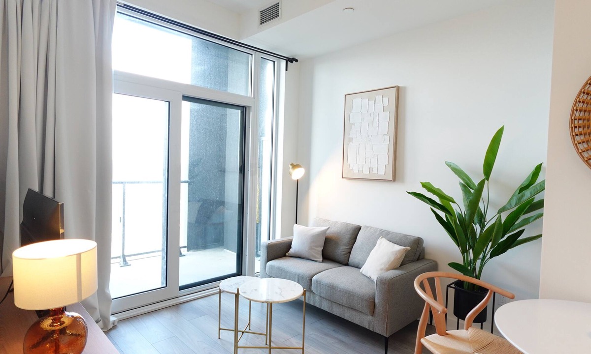 The Queensway Condo | Stylish 1BR Condo @ 1007 The Queensway | Minutes to Islington Station & Downtown